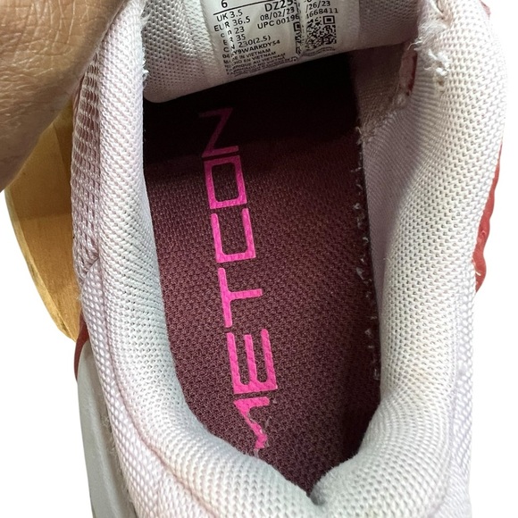 Nike Women’s  Metcon 9 "Pink Foam Dark Team Red" sneakers - Size 6 - Picture 4 of 8